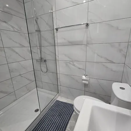 Maison Zenon Center *