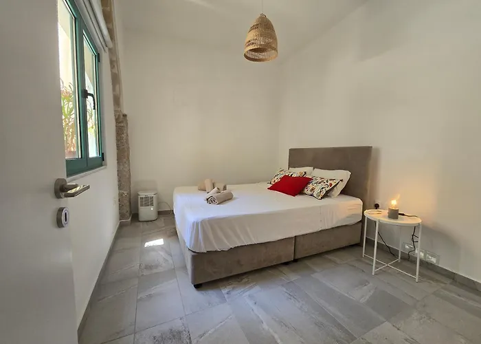 Maison Zenon Center Larnaca