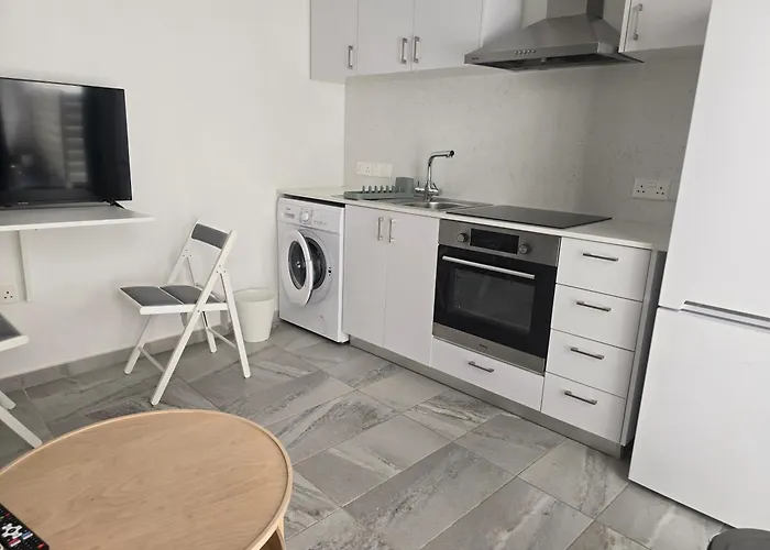 Maison Zenon Center Larnaca